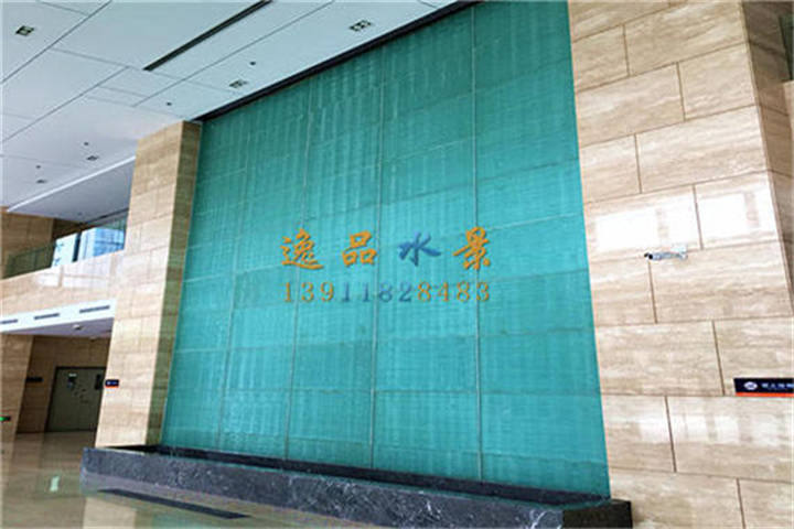 热熔玻璃水幕墙制作